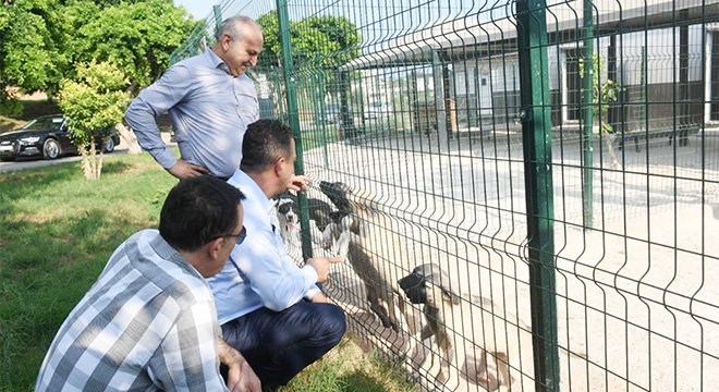 CHP Milletvekilleri Bakımevi'ni ziyaret etti